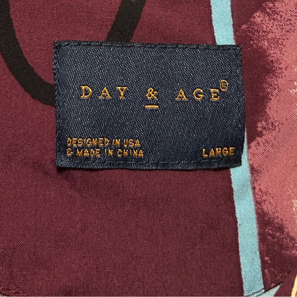 Day & Age Zephyr Strokes Abstract Designs Wine Colored Shirt - Picture 4 of 12